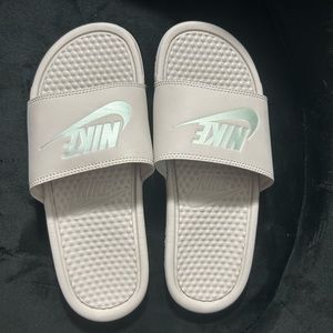 Womens Nike Benassi JDI Slip On Slides Sandals Light Purple